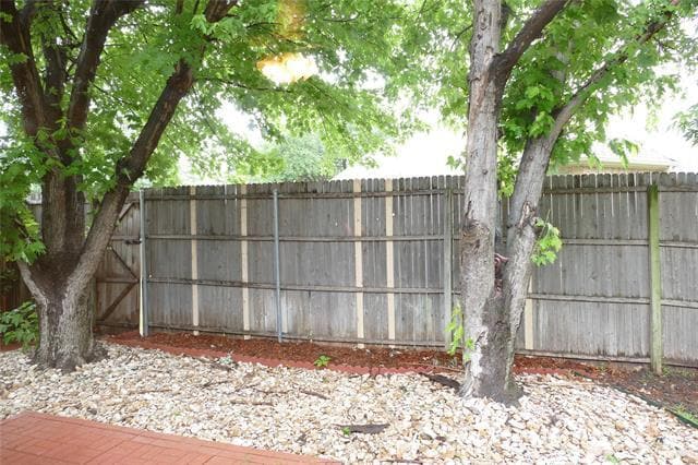 Building Photo - 6845 Tudor Dr