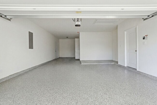 Building Photo - 208 Peninsula Pt Dr
