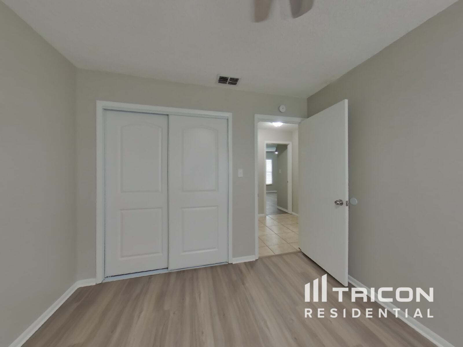 Building Photo - 978 N Jerico Dr