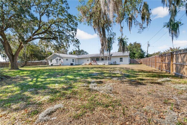 Building Photo - SINGLE FAMILY HOME IN DOWNTOWN KISSIMMEE! 3/2
