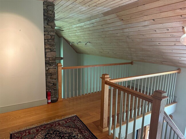 Building Photo - 41 Redmond Way