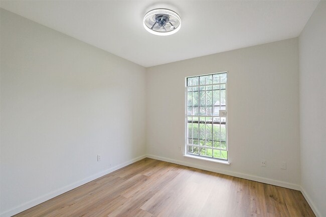 Building Photo - 5007 Ridgecreek Dr