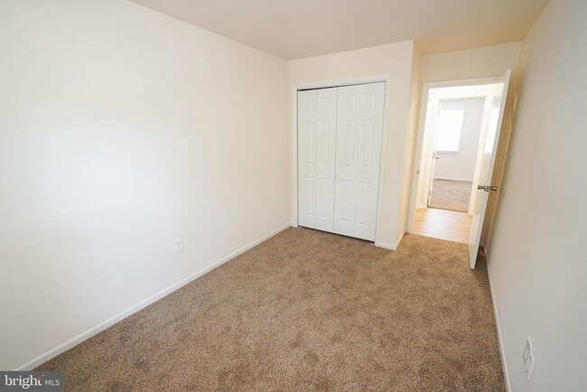 Building Photo - 734 Hemlock St