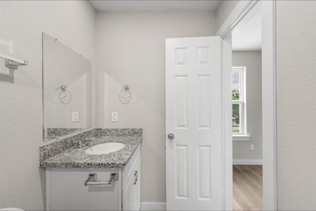 Building Photo - 335 Connecticut St