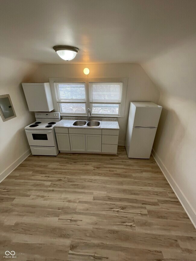 Building Photo - 610 S Gallatin St