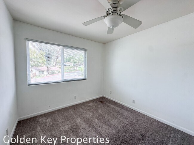 Building Photo - Remodeled condo in Bayshores in Oceanside!