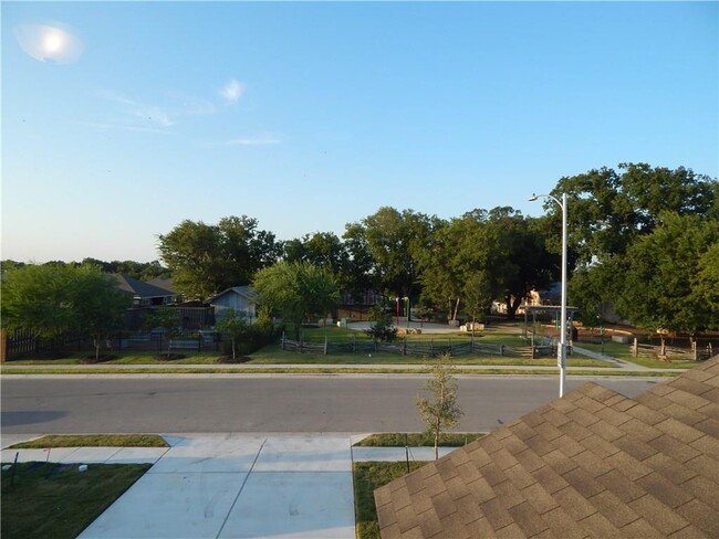 Building Photo - 1412 Fort Dessau Rd