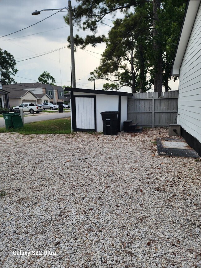 Building Photo - 6239 Carver Rd