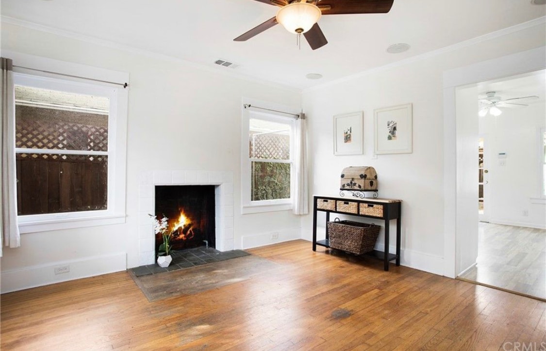 Fireplace in the living room - 2213 Arizona Ave
