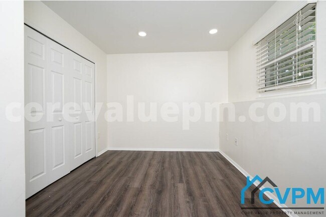 Building Photo - 7679 Blueberry Hill Ln