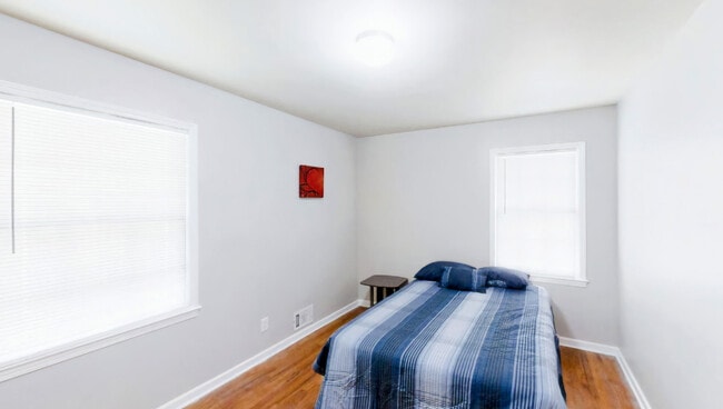 Building Photo - 276 Bromack Dr SE
