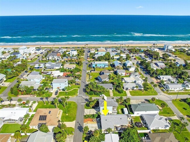 Building Photo - 305 N 6th St