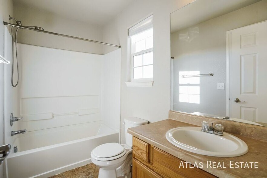 Building Photo - 6519 Passing Sky Dr