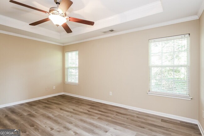 Building Photo - 906 Lakeside Ct