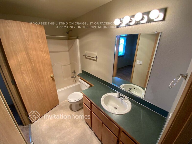 Building Photo - 20205 11th Ave Ct E