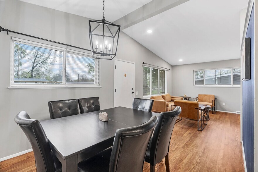 Building Photo - 2310 Dove Dr