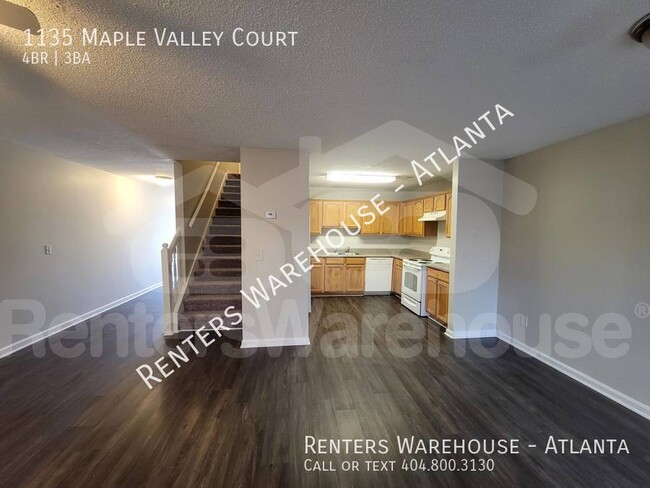 Building Photo - Great Townhouse in Union City&#039;s Maple...