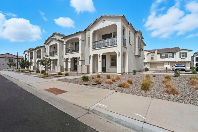 Building Photo - Like Brand New Luxurious Modern 3 Bedroom 2 Bath Townhome in Warner Meadow – Rare Rental Opportun...