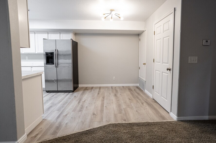 Building Photo - 8084 N Ridge Loop E