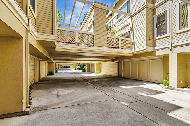 Building Photo - Two Primary Suites w/ Bonus Room l Prime L...