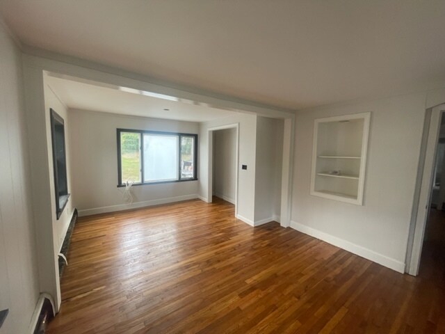 Building Photo - 353 Laurel St