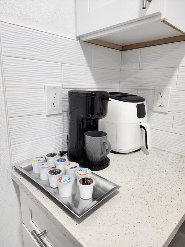 Building Photo - 3202 River Cove Dr