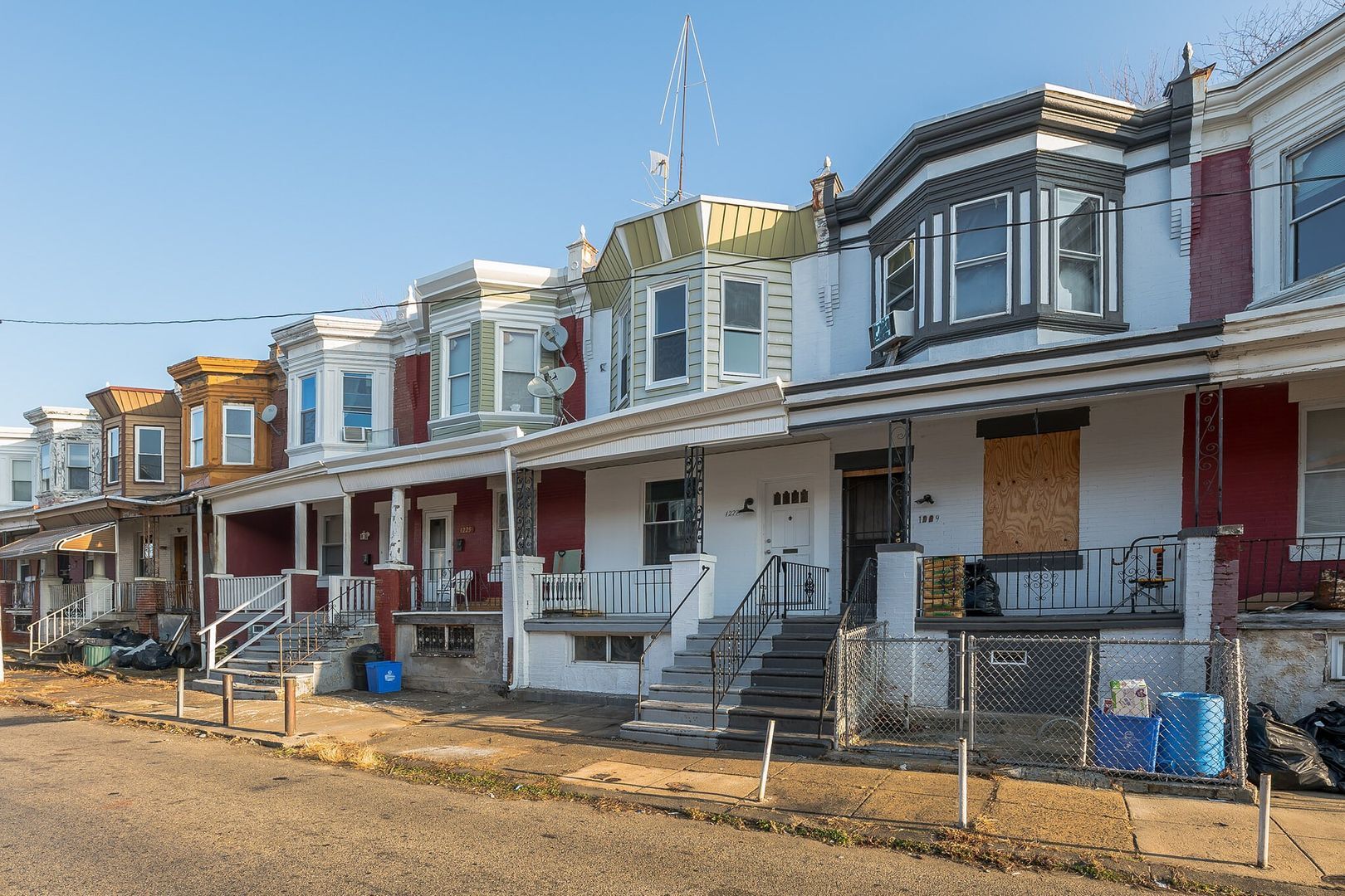 Building Photo - 1227 S Peach St