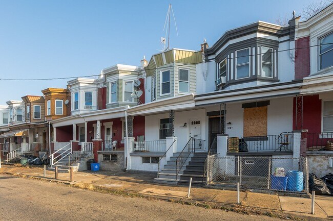 Building Photo - 1227 S Peach St