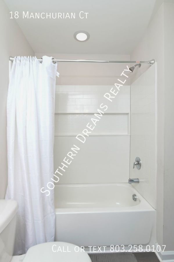 Building Photo - 18 Manchurian Ct