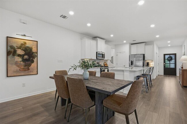 Building Photo - 858 Papaya Dr