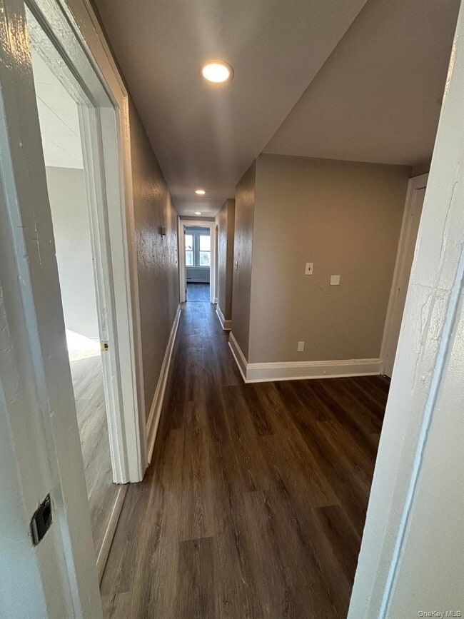 Building Photo - 127 E Chester St