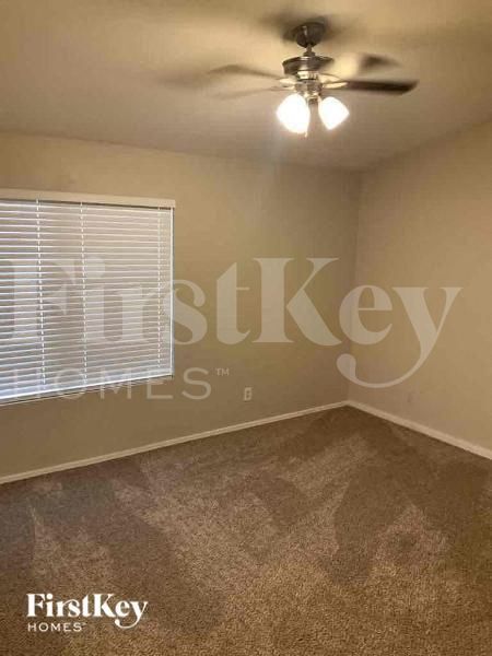 Building Photo - 10760 W Sands Dr