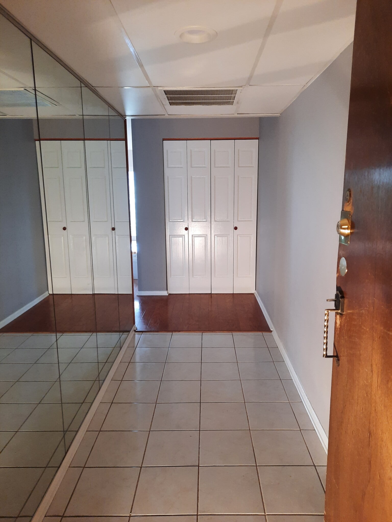 Entry hallway looking east - 434 Clinton Pl