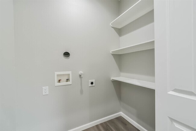 Building Photo - 3007 Bringhurst St