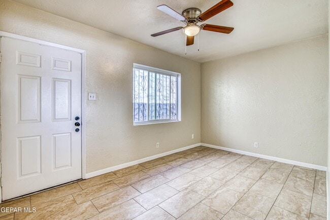 Building Photo - 1611 N Kansas St