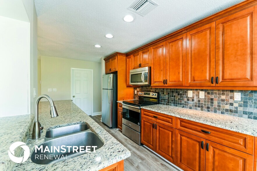 Building Photo - 907 East 3rd Street