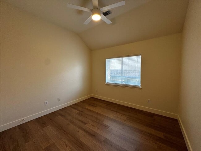 Building Photo - 1429 Scheider Dr
