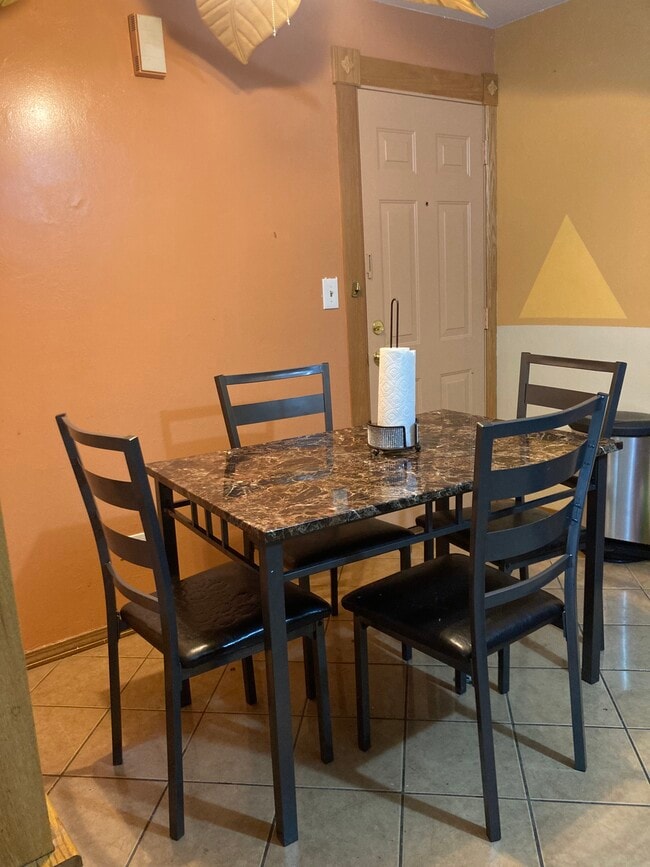 Kitchen Dining Area - 520 N Wolf Rd
