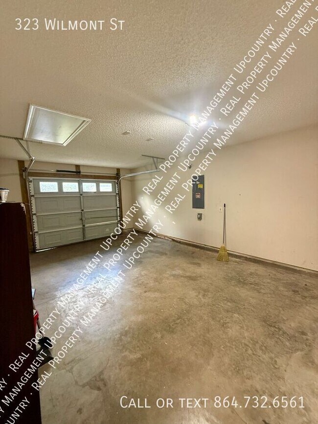 Building Photo - 323 Wilmont St