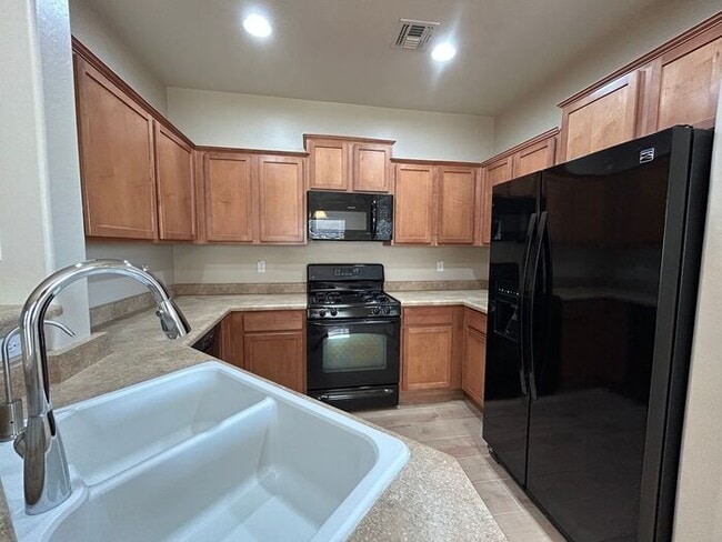 Building Photo - 7635 W Springfield Wy