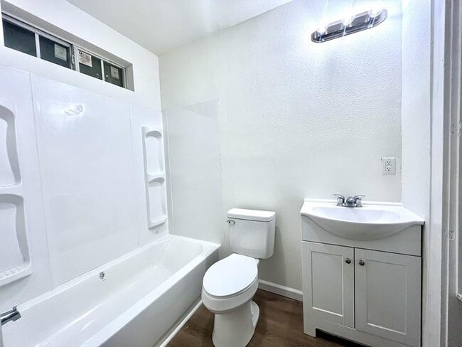 Building Photo - 1828 Texas Ave