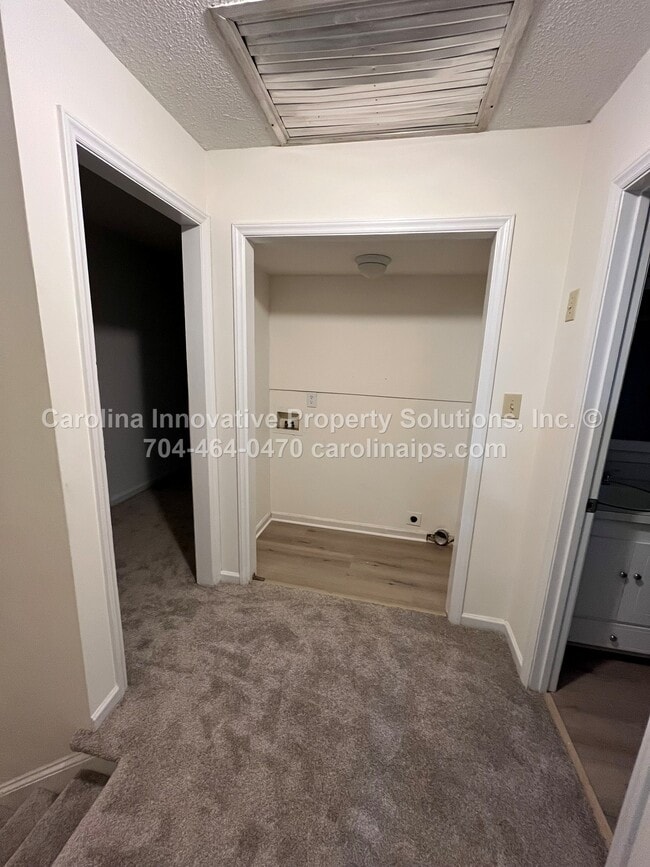 Building Photo - 4535 Dawnwood Dr