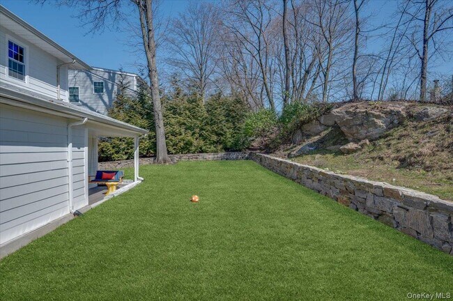 Building Photo - 19 Sherwood Dr