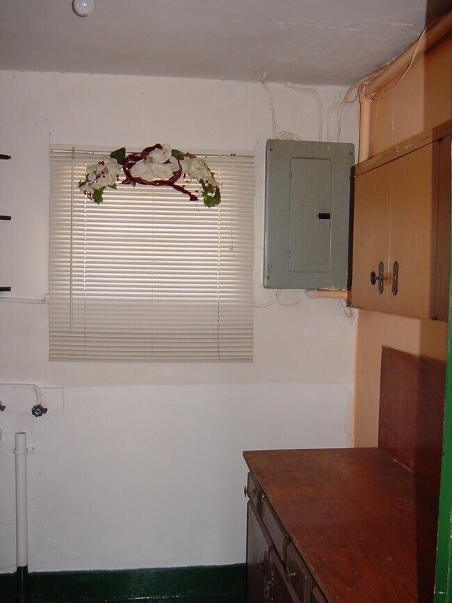 Building Photo - 908 Boyd Ave