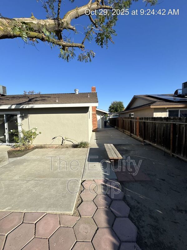 Building Photo - 951 Orangewood Ct