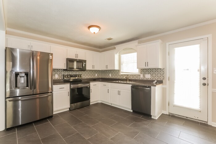 Building Photo - 1056 Grove Landing Ln