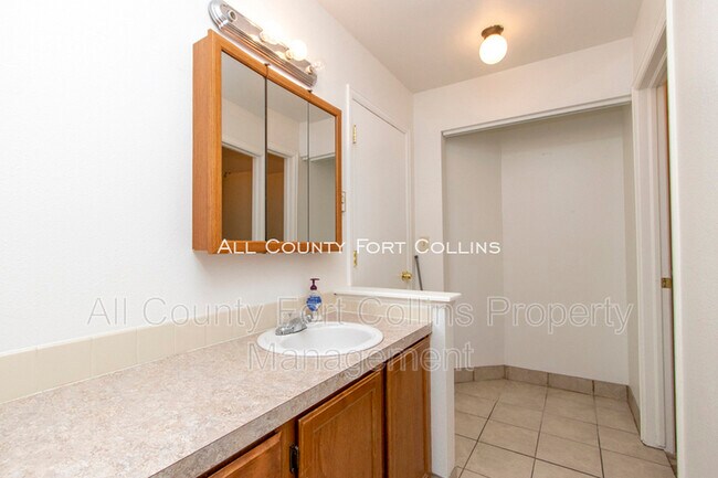 Building Photo - 3531 Windmill Dr
