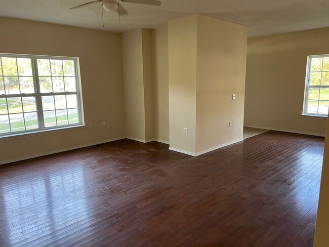 Building Photo - 1138 N Sherman Ave