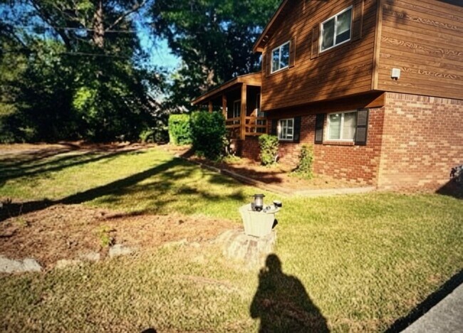 Building Photo - 3238 Amhurst Dr NW