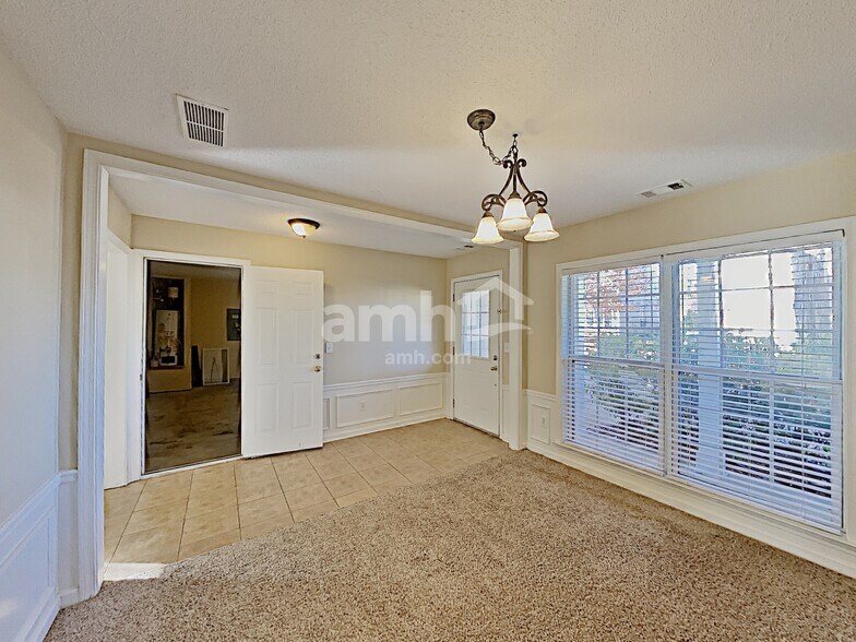 Building Photo - 401 Citronelle Dr